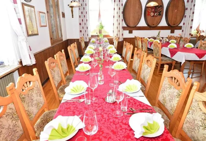 Retkeilymaja Gasthof Wagner Restaurant Pension