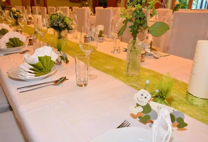 Retkeilymaja Gasthof Wagner Restaurant Pension