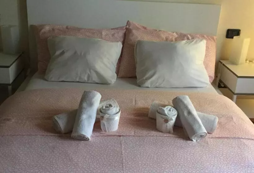 B&b Happiness In The Country