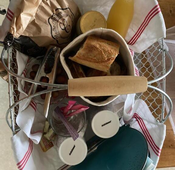 مبيت وإفطار Les Pensions Du Joslin