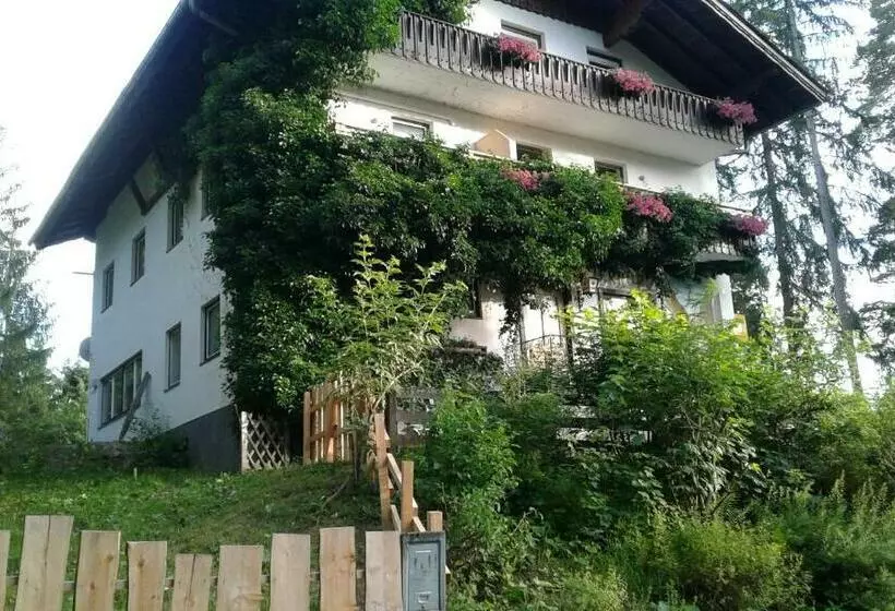 Aamiaismajoitus (B&B) Pension Adlerhorst