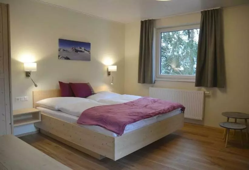 Aamiaismajoitus (B&B) Pension Adlerhorst