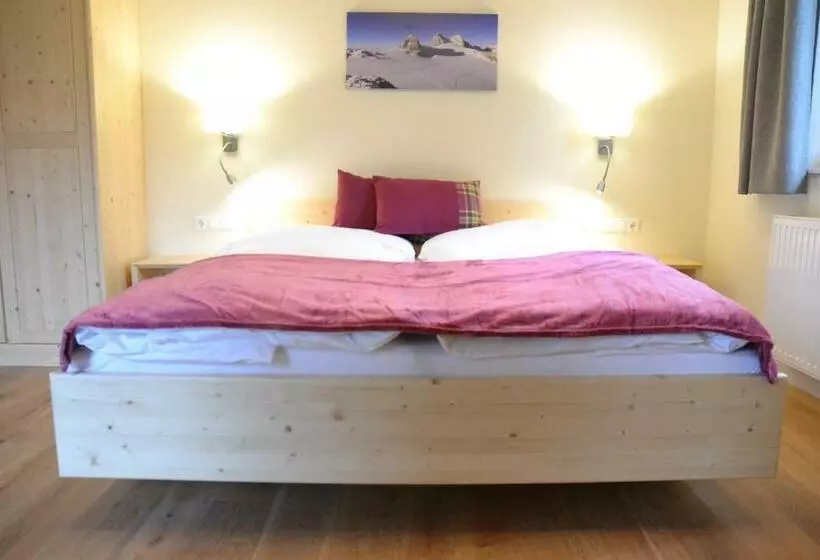 Aamiaismajoitus (B&B) Pension Adlerhorst