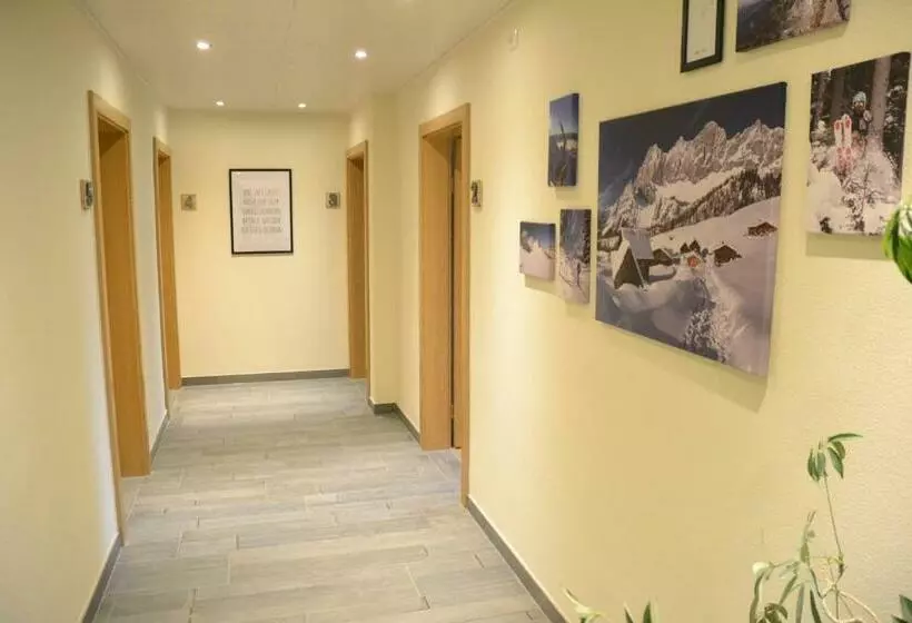 Aamiaismajoitus (B&B) Pension Adlerhorst