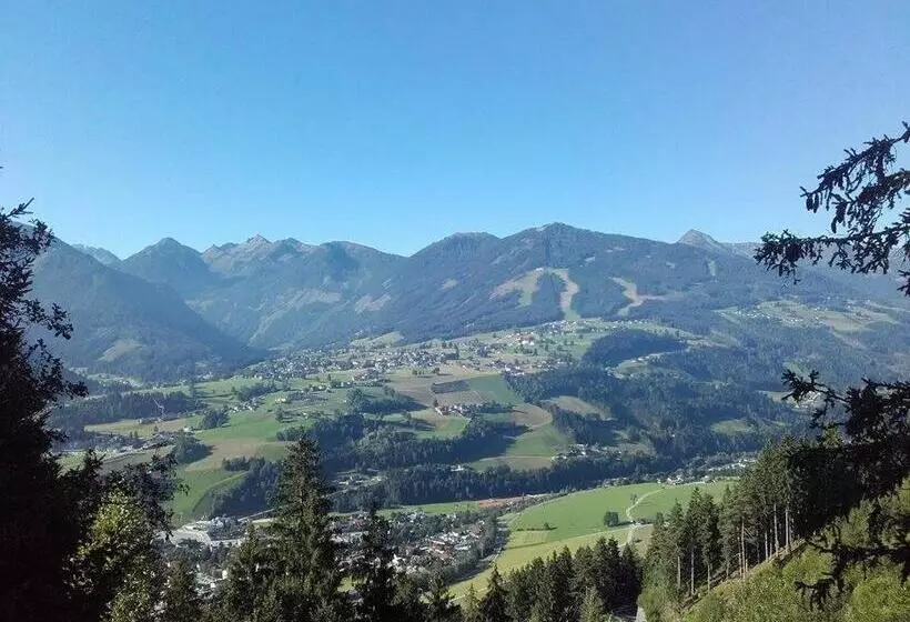 Aamiaismajoitus (B&B) Pension Adlerhorst