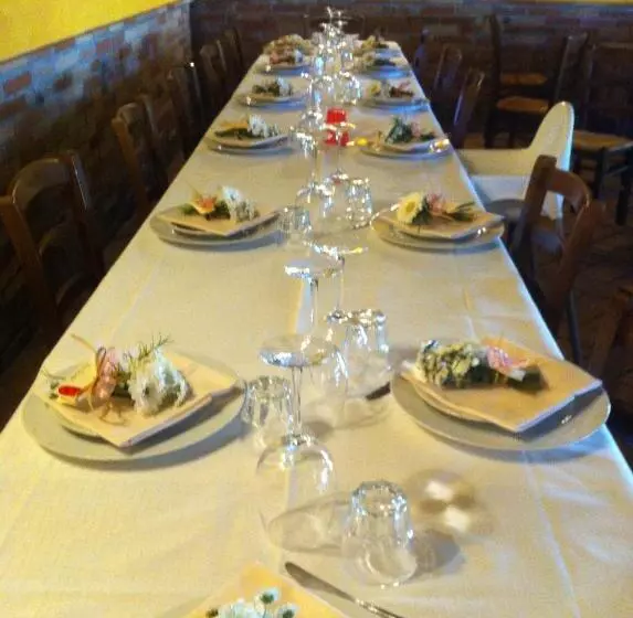 Hotelli Albergo Trattoria Dazze