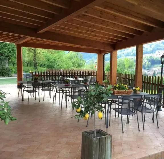 Hotelli Albergo Trattoria Dazze