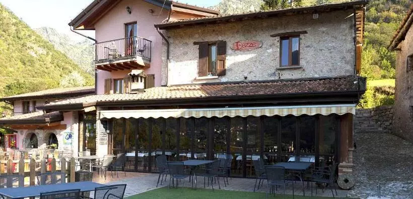 Hotelli Albergo Trattoria Dazze