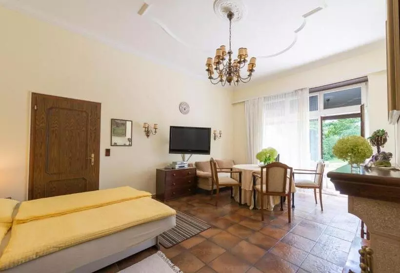ペンション Villa Neuwirth