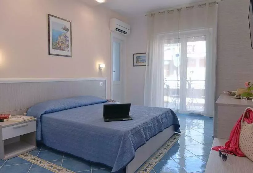تختخواب و صبحانه Acquamarine Maiori Amalfi Coast