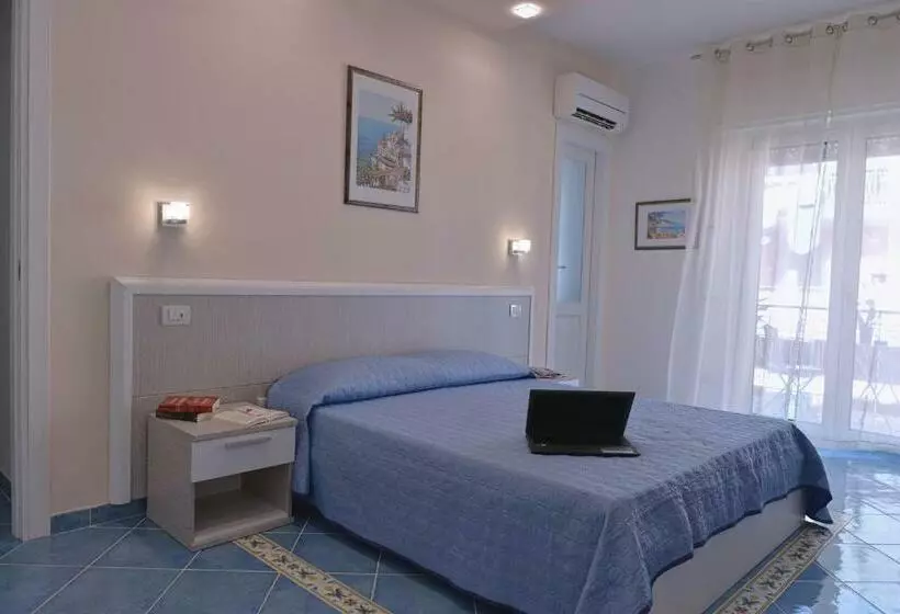 تختخواب و صبحانه Acquamarine Maiori Amalfi Coast