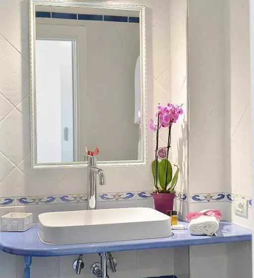 تختخواب و صبحانه Acquamarine Maiori Amalfi Coast