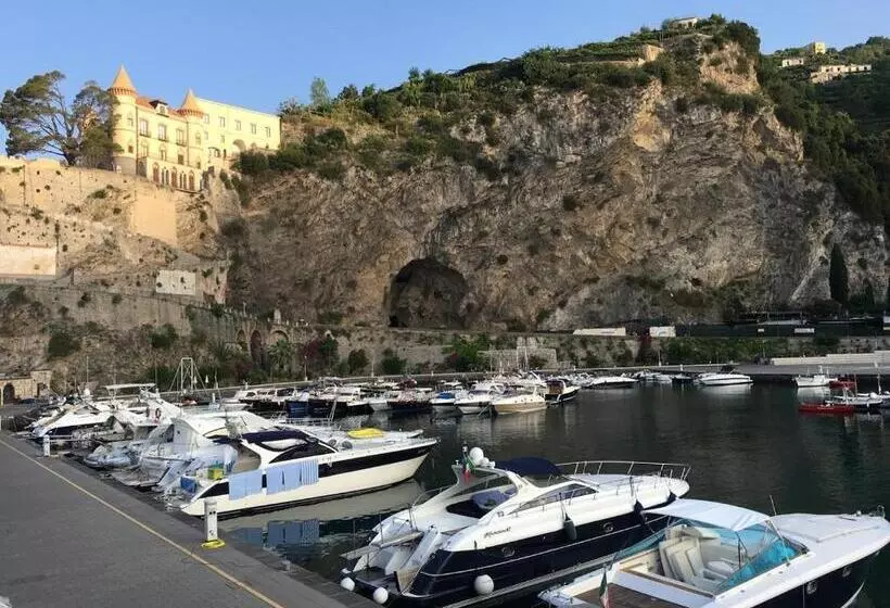تختخواب و صبحانه Acquamarine Maiori Amalfi Coast