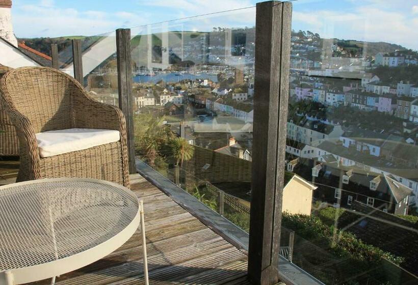 Bed and Breakfast Compass Rose