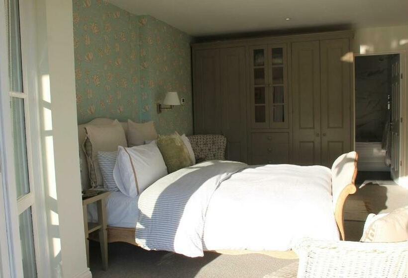 Bed and Breakfast Compass Rose