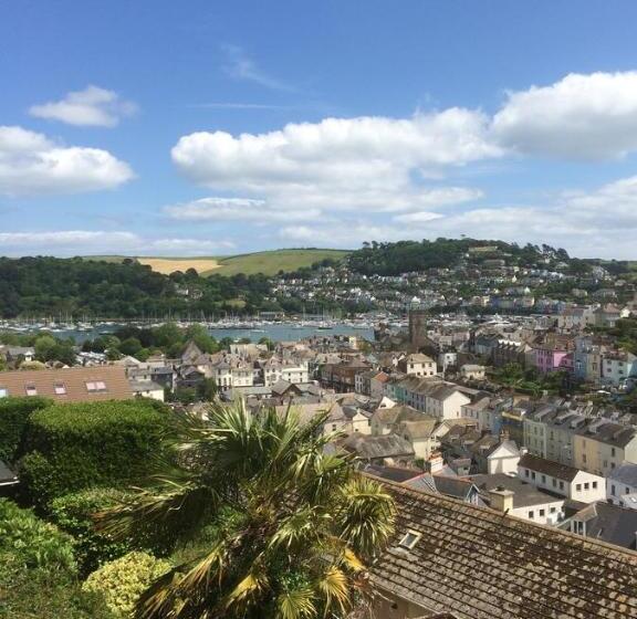 Bed and Breakfast Compass Rose