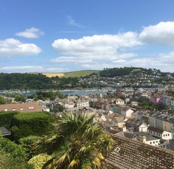 Bed and Breakfast Compass Rose