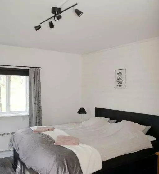 ベッドアンドブレックファースト Husky Lodge Hostel