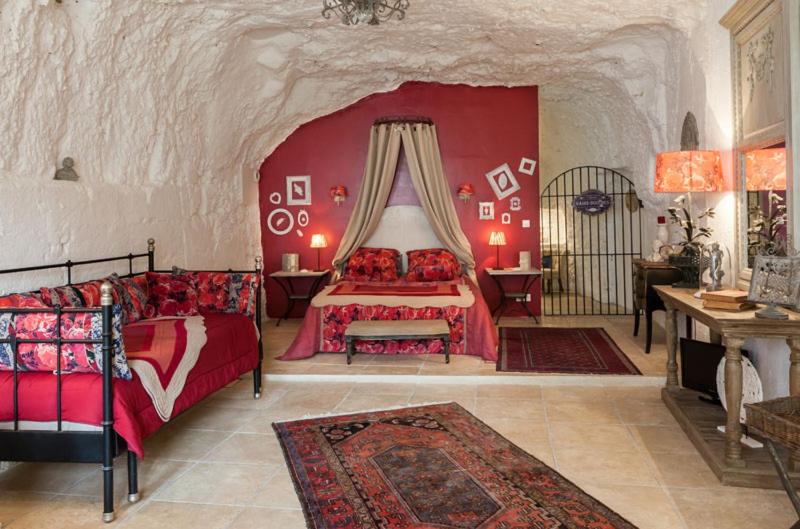 مبيت وإفطار Les Troglos De La Tufolière