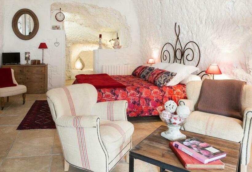 مبيت وإفطار Les Troglos De La Tufolière