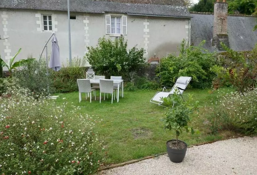 Aamiaismajoitus (B&B) Les Troglos De La Tufolière