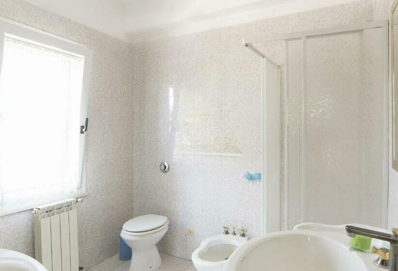 تختخواب و صبحانه Vacationers Refuge