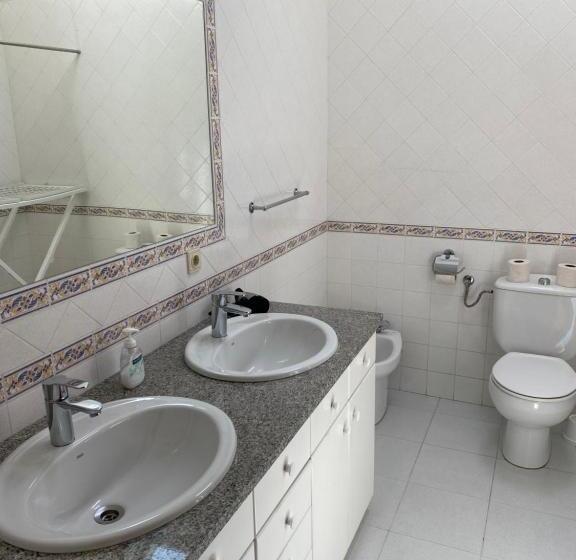 پانسیون Enjoy Viana Guest House