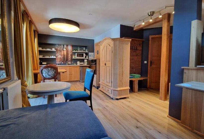 膳宿费 Haslaustube