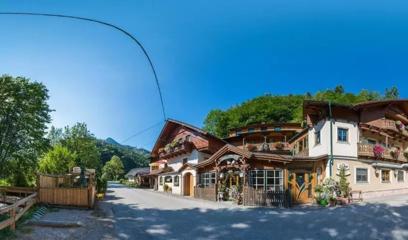 ペンション Haslaustube