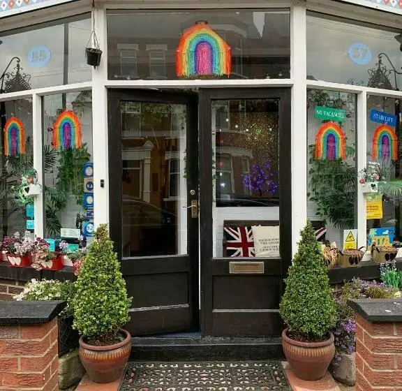 Majatalo The George Guest House