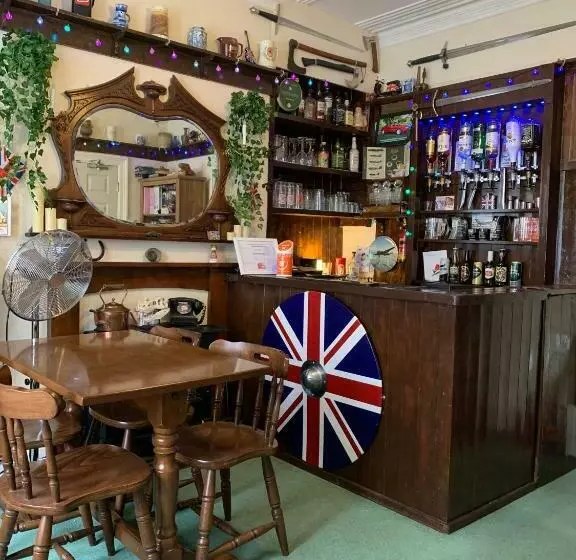 Majatalo The George Guest House