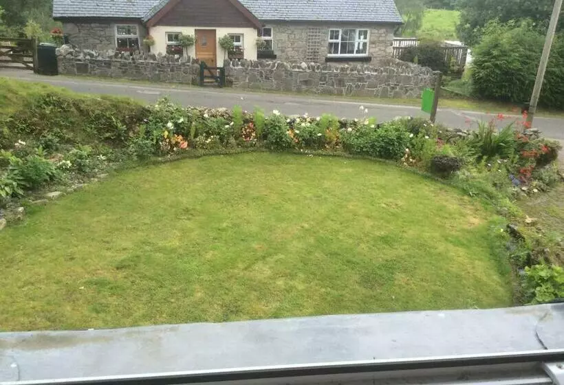 Riverside Cottage B&b