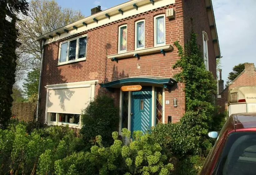 B & B Boezeneren
