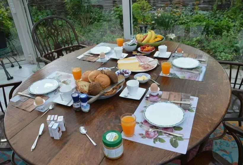 B & B Boezeneren