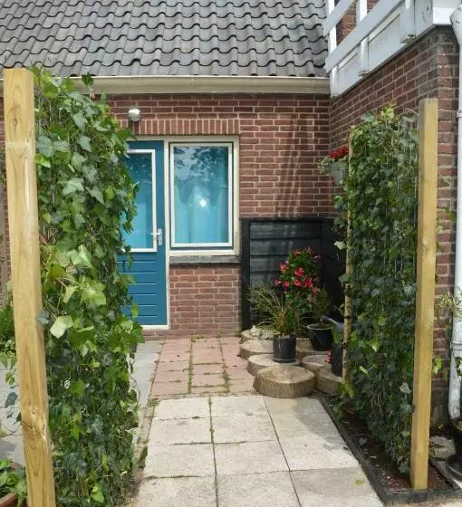 B & B Boezeneren