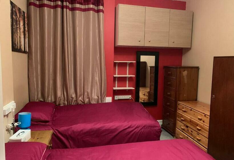 민박 38 Whitehall Road