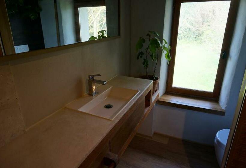 مبيت وإفطار Au Garcin