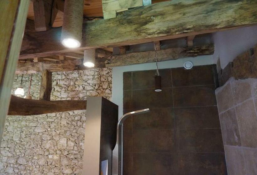 مبيت وإفطار Au Garcin