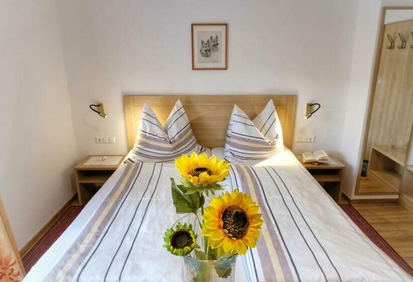 Bed and Breakfast Haus Lackner Am Weissensee In Kärnten