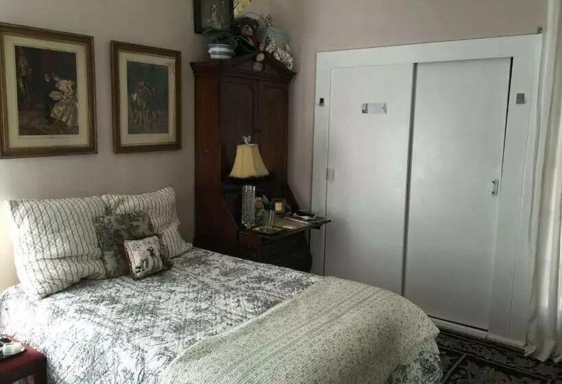 Dresden B & B