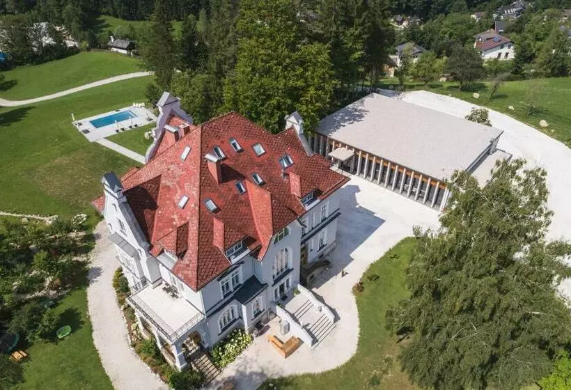 هتل Villa Bergzauber