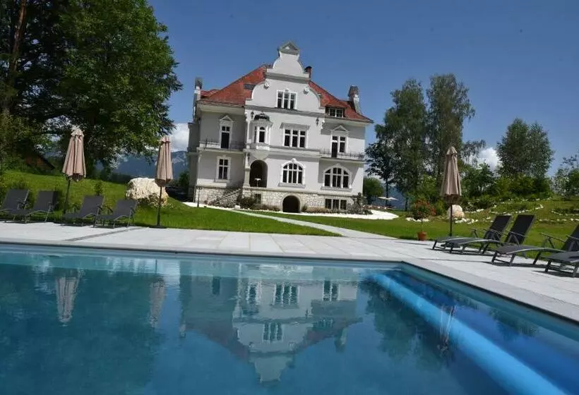 هتل Villa Bergzauber