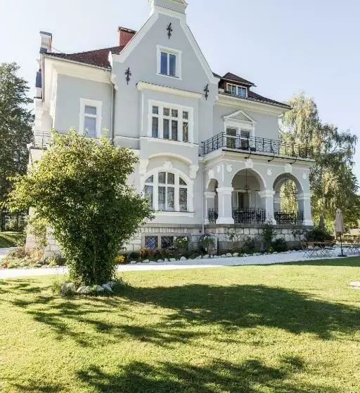 هتل Villa Bergzauber