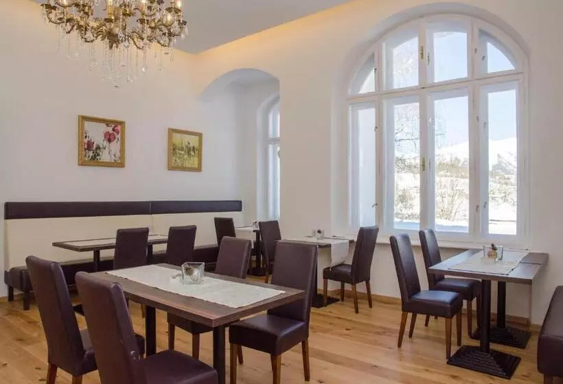 هتل Villa Bergzauber