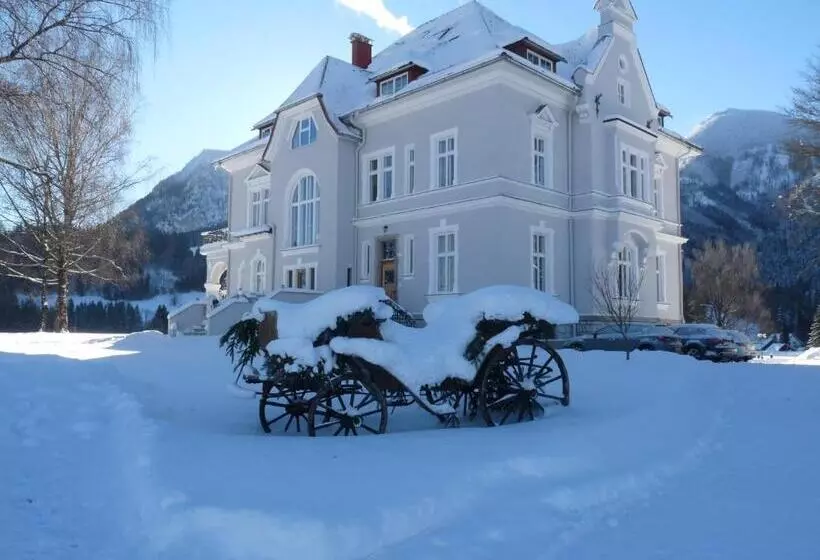 هتل Villa Bergzauber