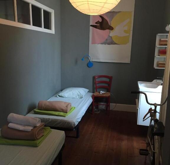 هاستل Venez Dormir Chez Nous #condom#gascogne#d Artagnan#armagnac#le Bonheur Est Dans Le Gers