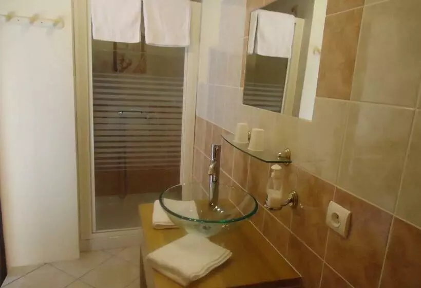 Aamiaismajoitus (B&B) La Claouzo