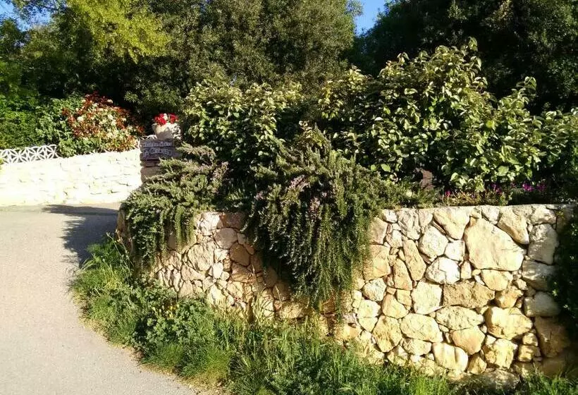 Aamiaismajoitus (B&B) La Claouzo