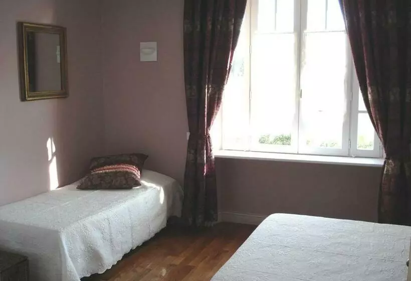 ベッドアンドブレックファースト Maison D Hôtes La Tuilerie