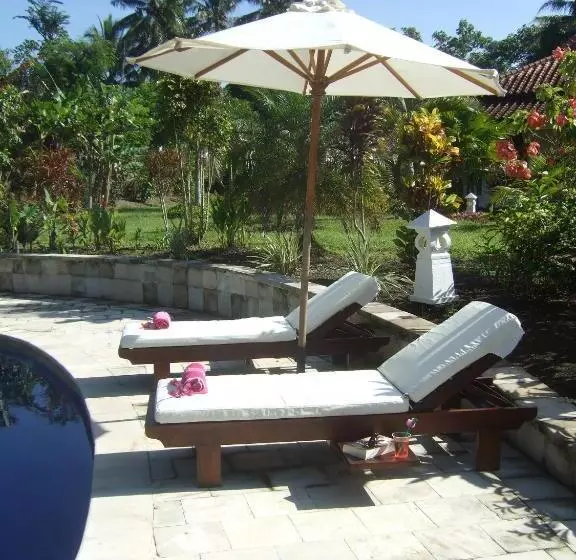 Majatalo Guesthouse Rumah Senang